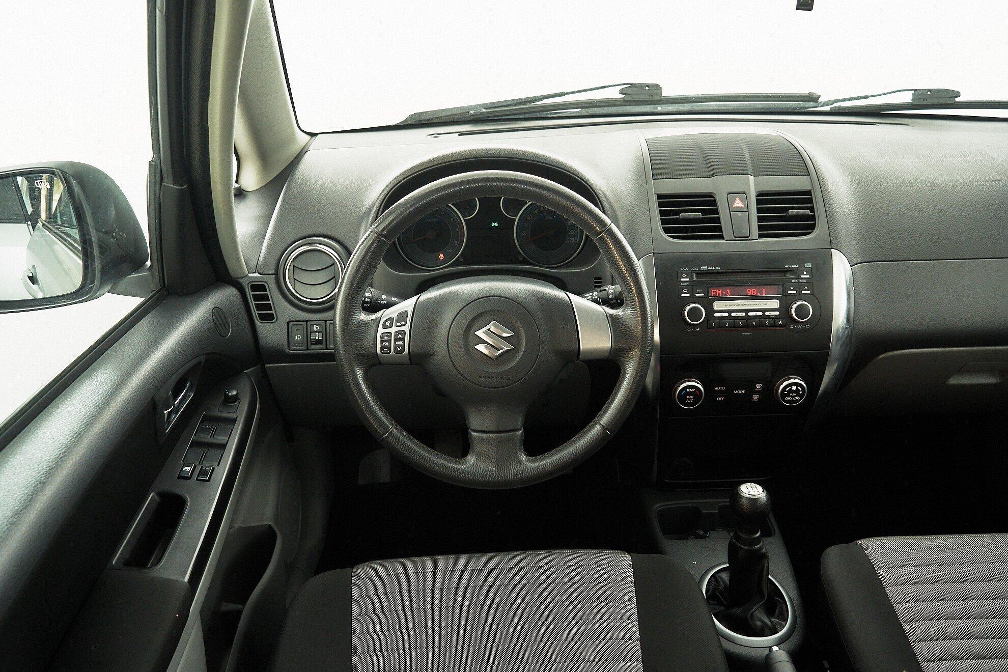 Suzuki SX4 2011, серебряный