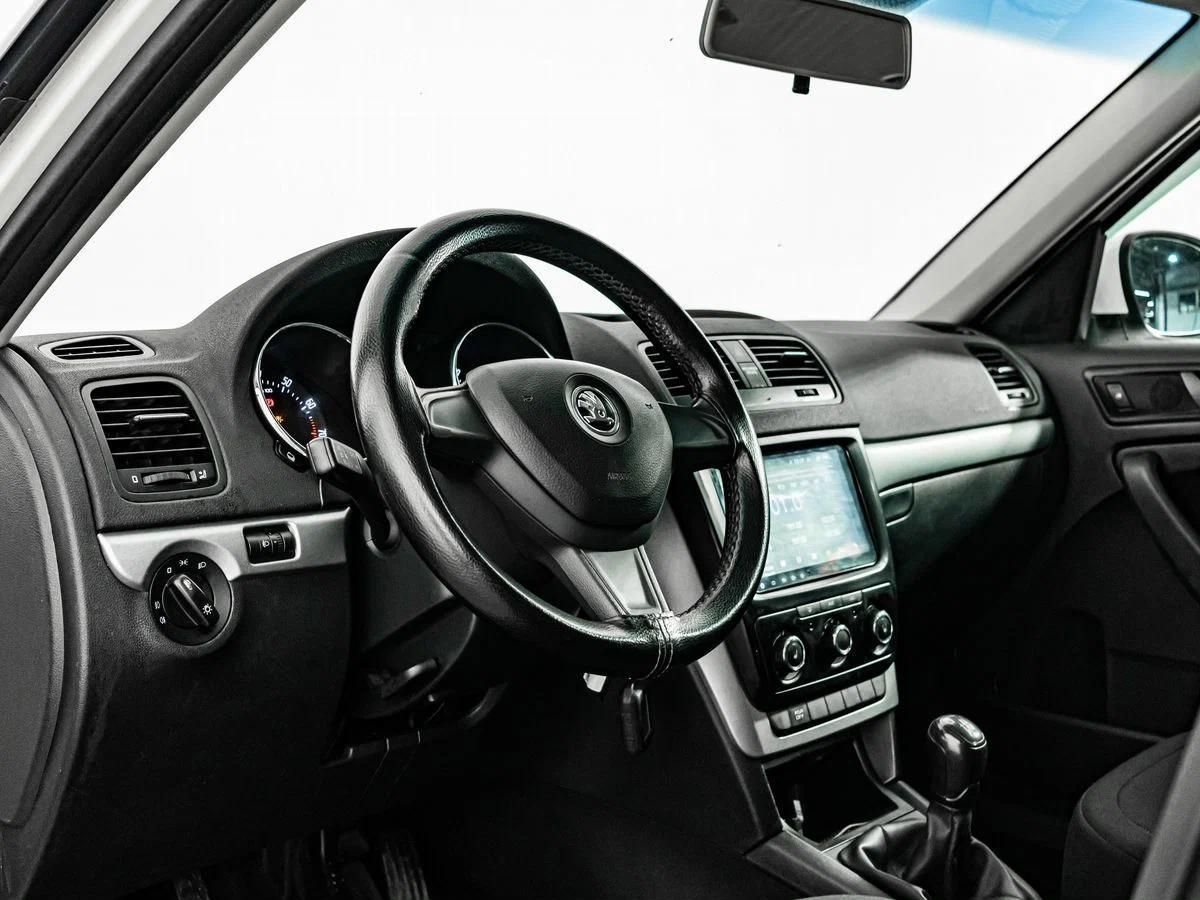 Skoda Yeti 2014, белый