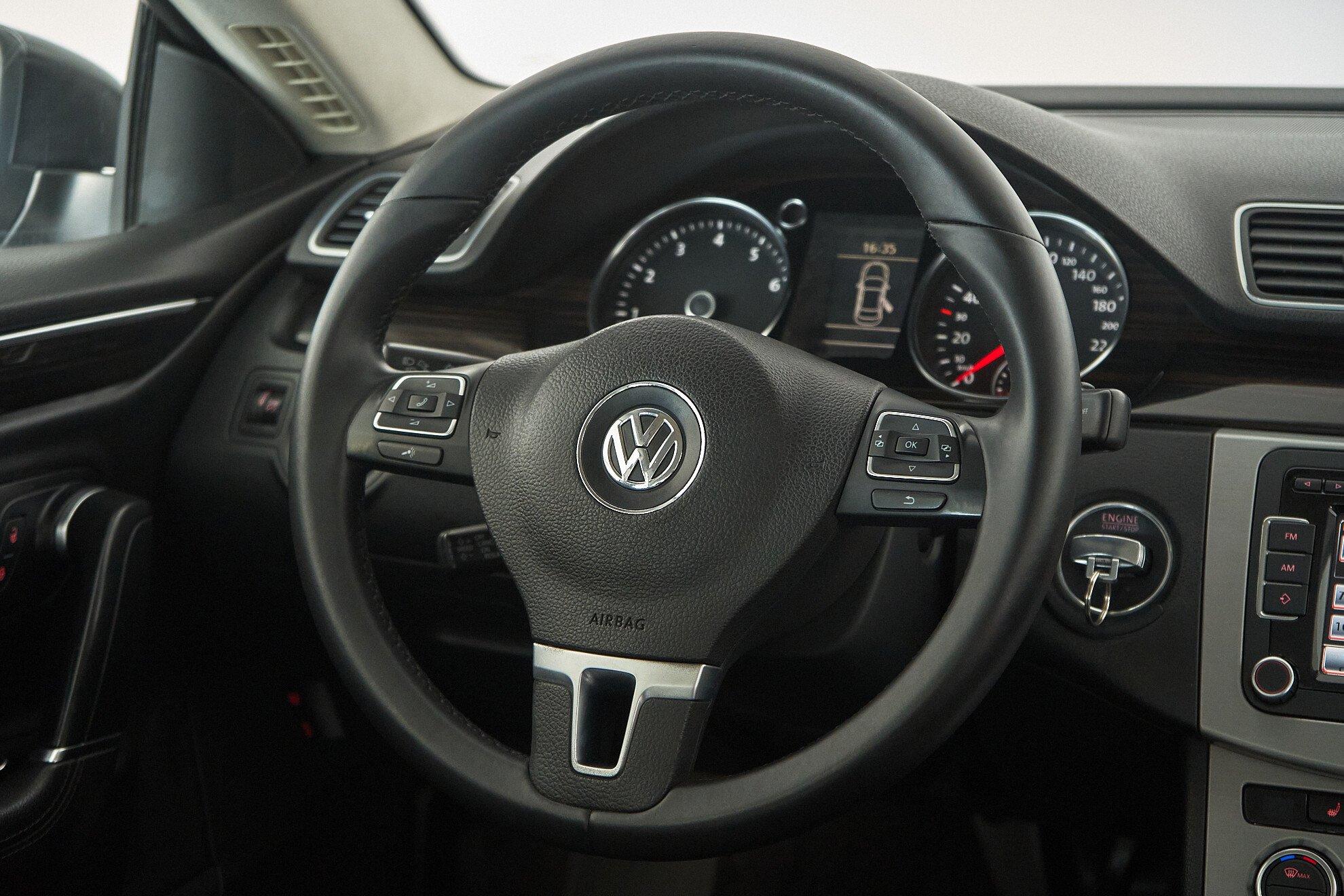 Volkswagen Passat CC 2012, черный