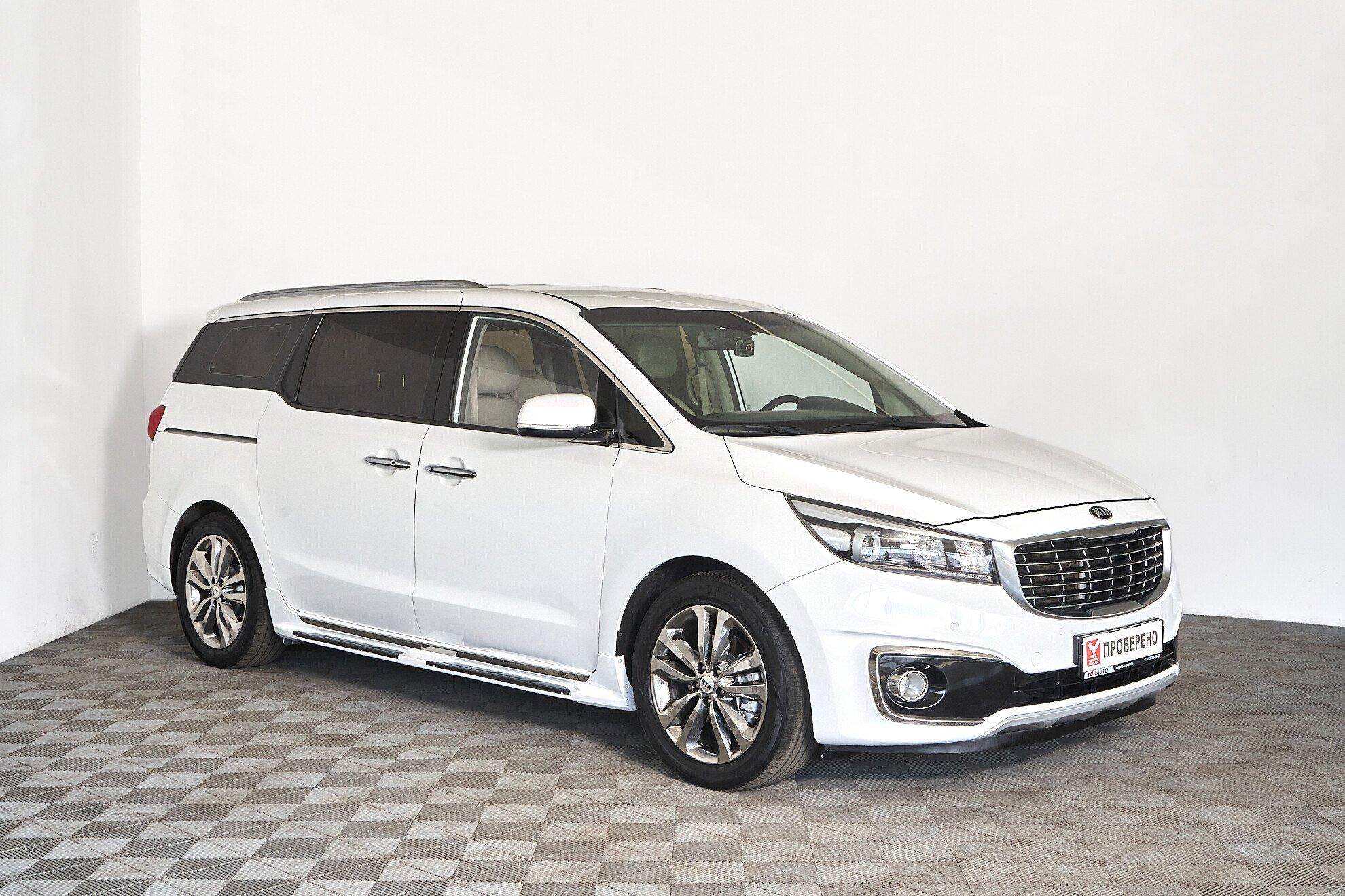 Kia Carnival 2017, белый