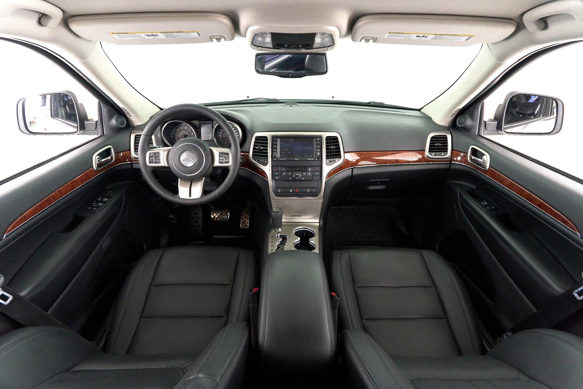 Jeep Grand Cherokee 2011, белый