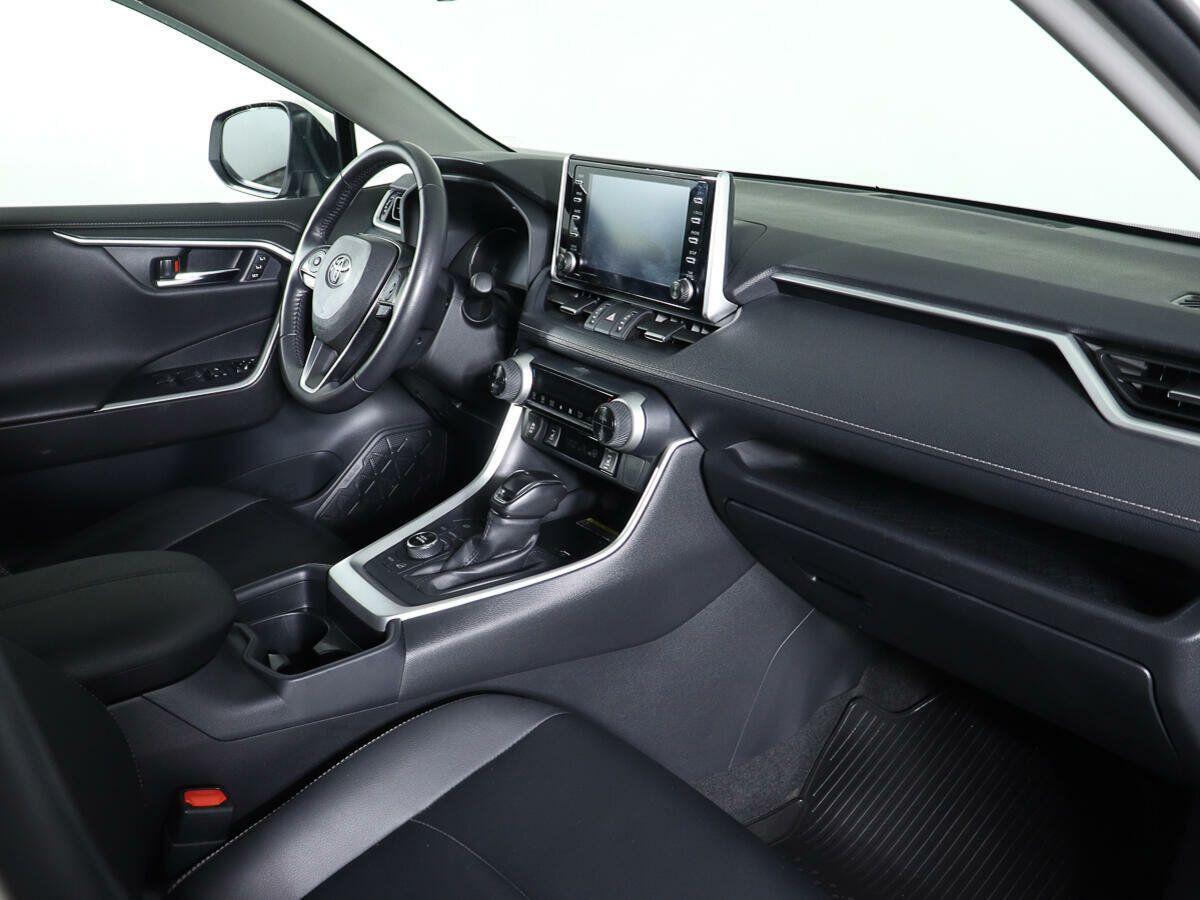 Toyota RAV4 2022, белый