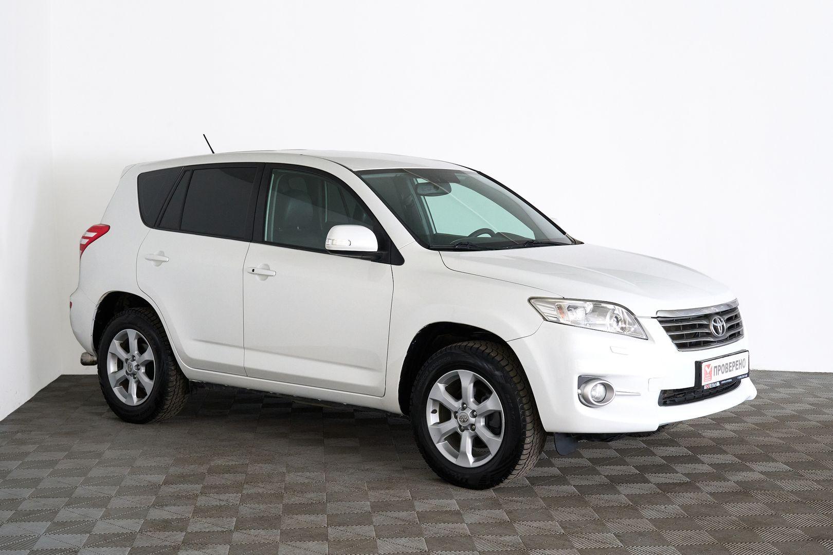 Toyota RAV4 2011, белый