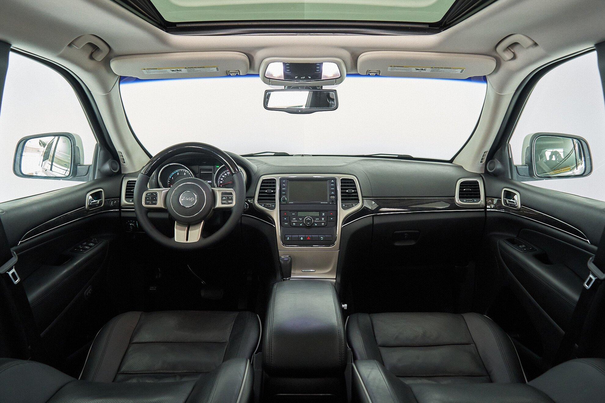 Jeep Grand Cherokee 2012, белый