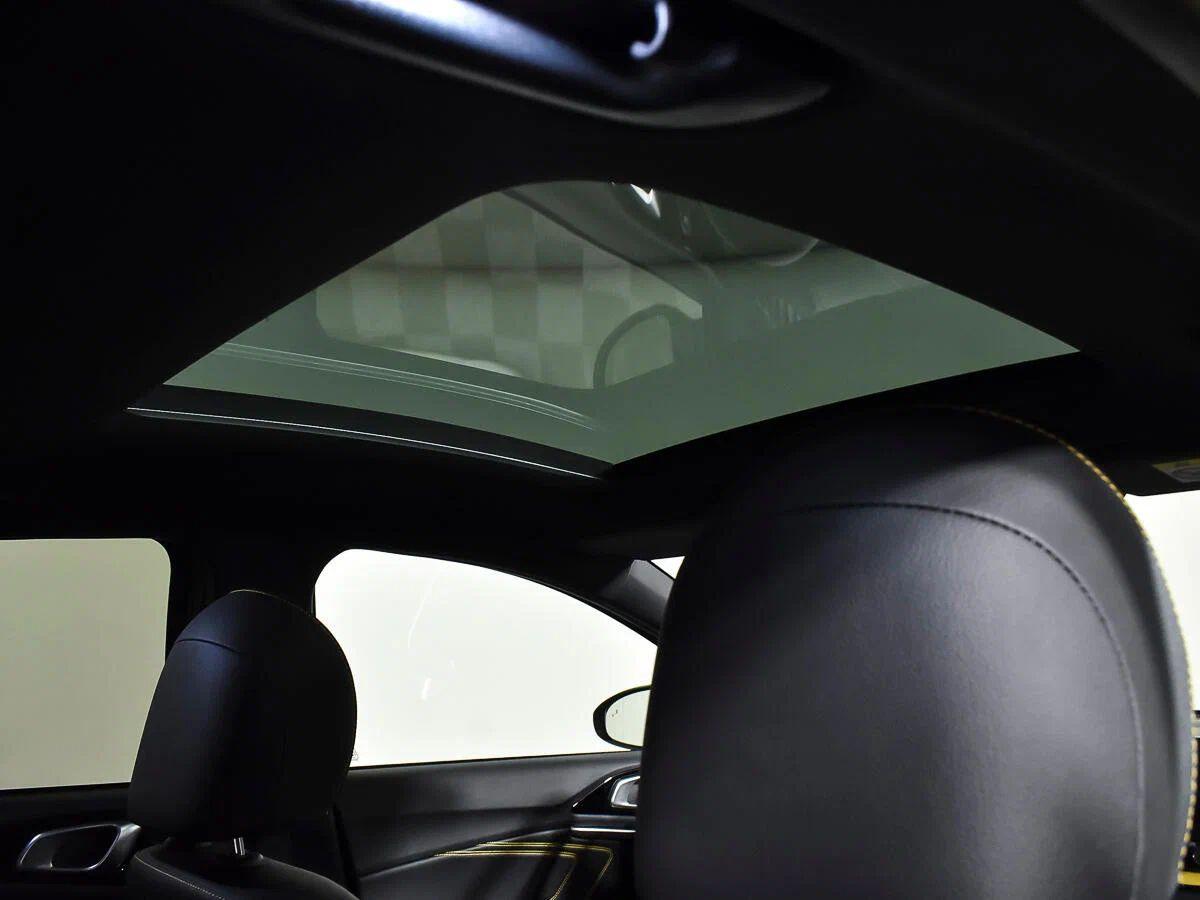 Kia XCeed 2021, желтый