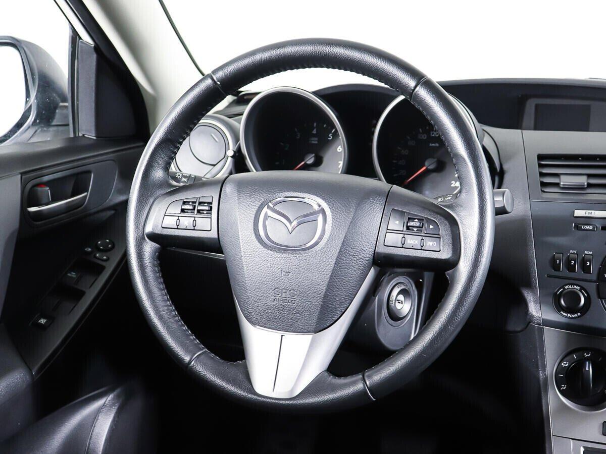 Mazda 3 2013, белый