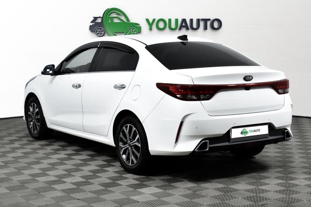 Kia Rio 2022, белый