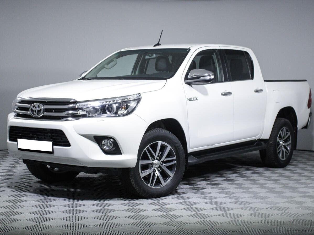 Toyota Hilux 2017, белый