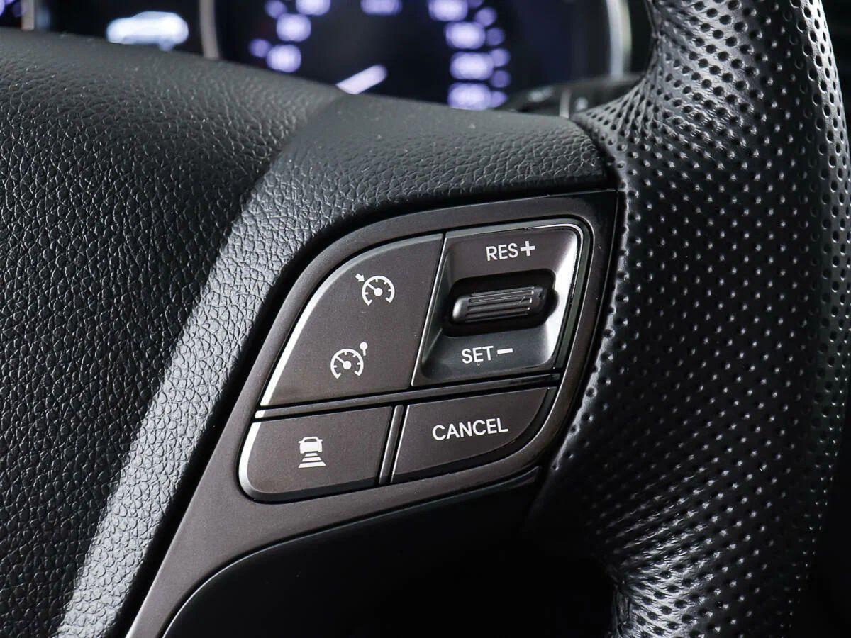 Hyundai Santa Fe 2015, белый
