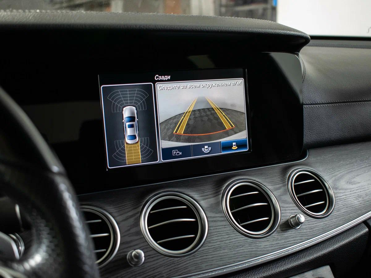 Mercedes-Benz E-Класс 2016, белый