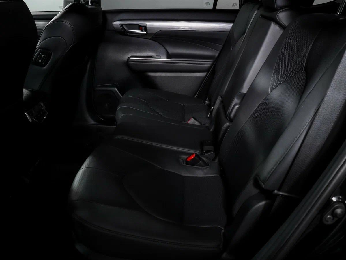 Toyota Highlander 2025, черный