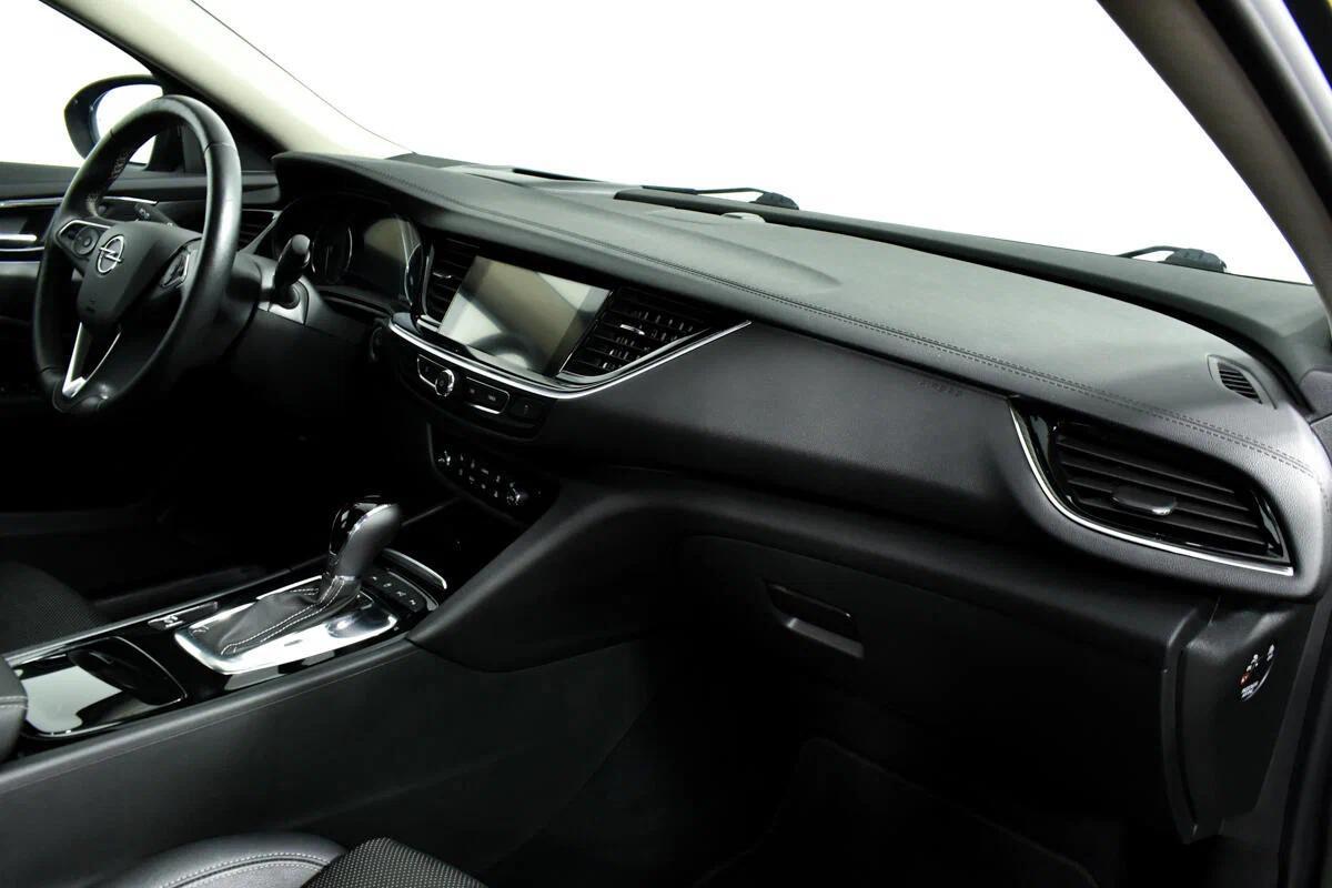 Opel Insignia 2017, серебряный