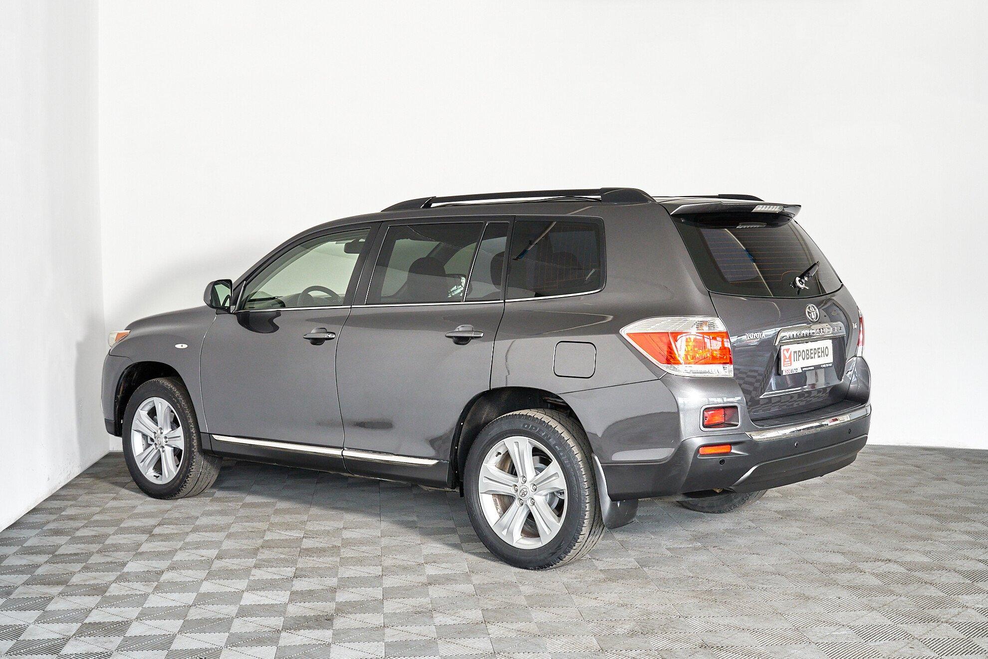 Toyota Highlander 2013, серый