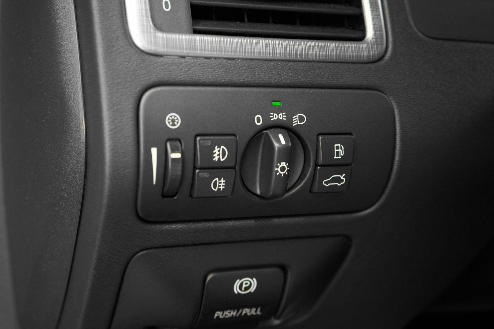 Volvo S80 2010, серебряный