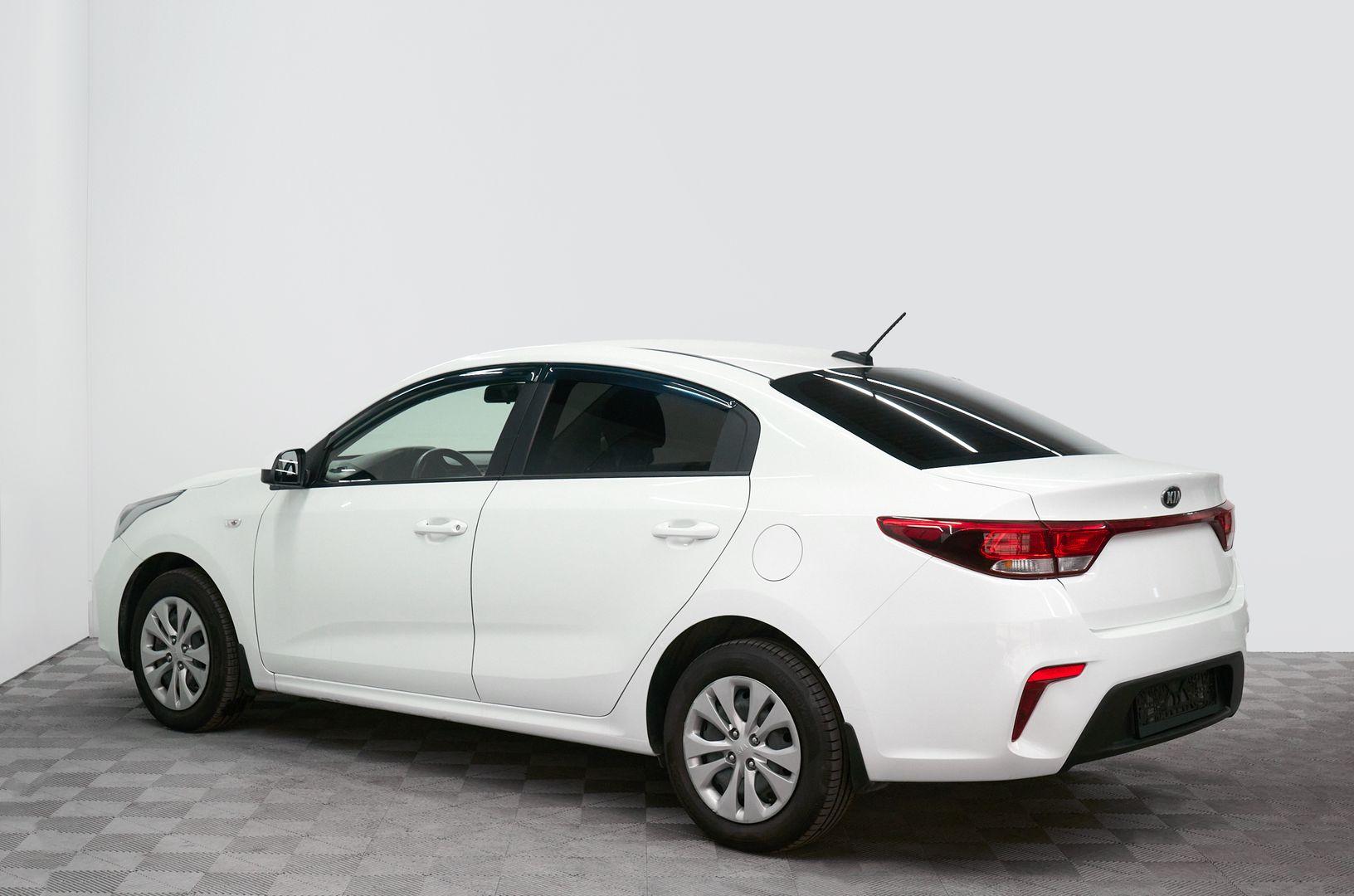 Kia Rio 2018, белый
