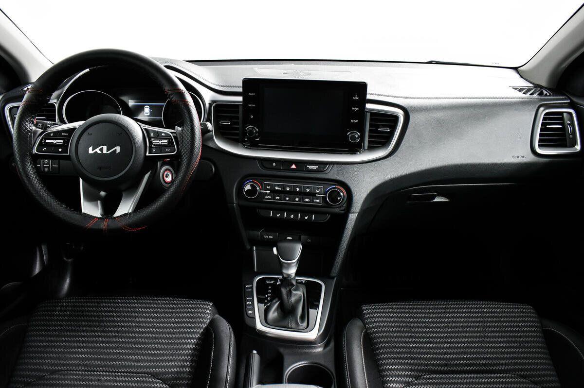 Kia Ceed 2023, черный