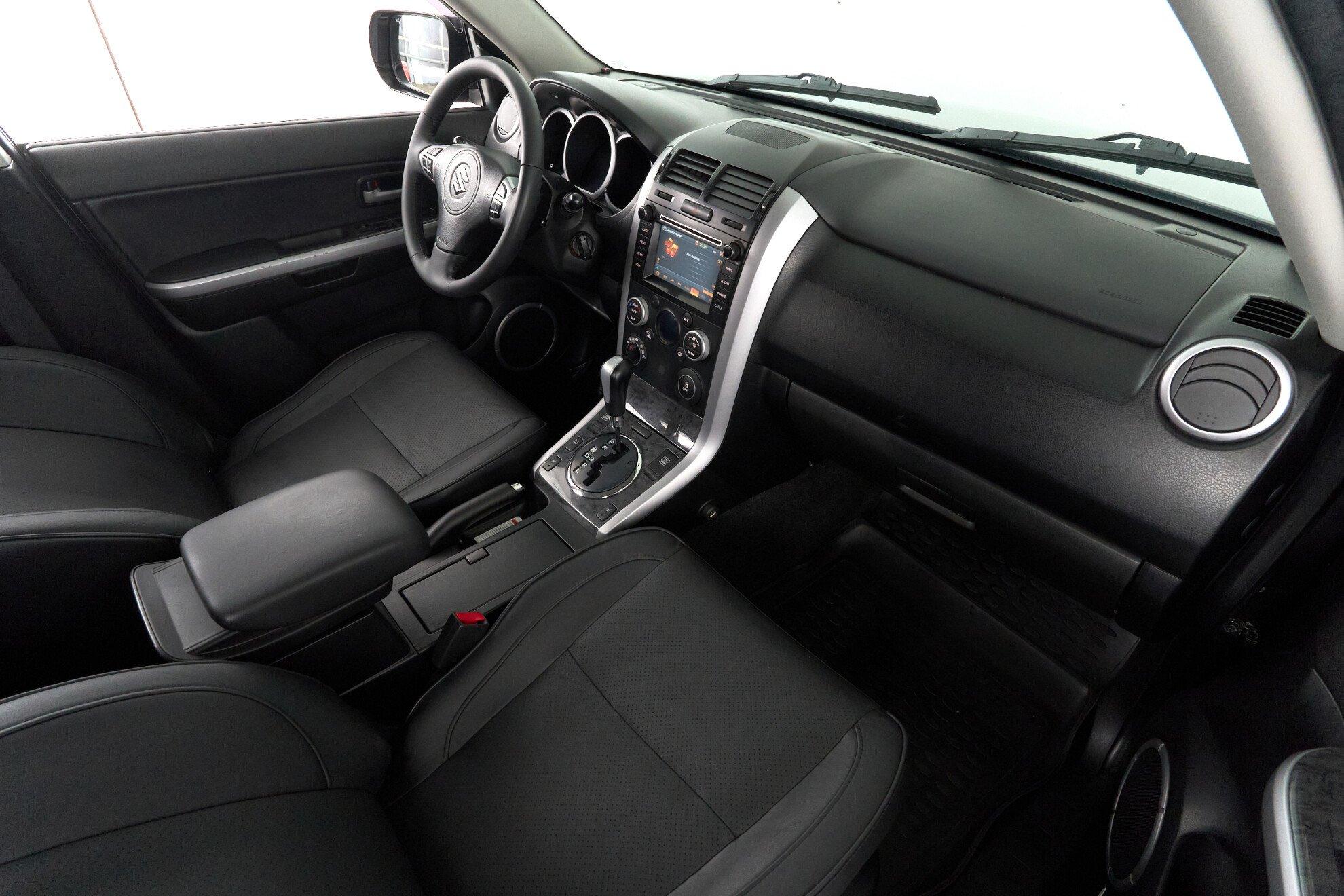 Suzuki Grand Vitara 2014, серый
