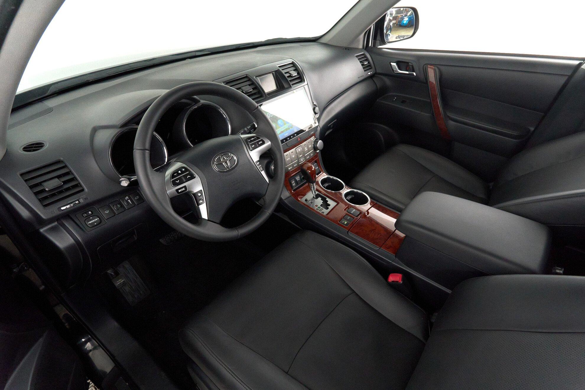 Toyota Highlander 2013, черный