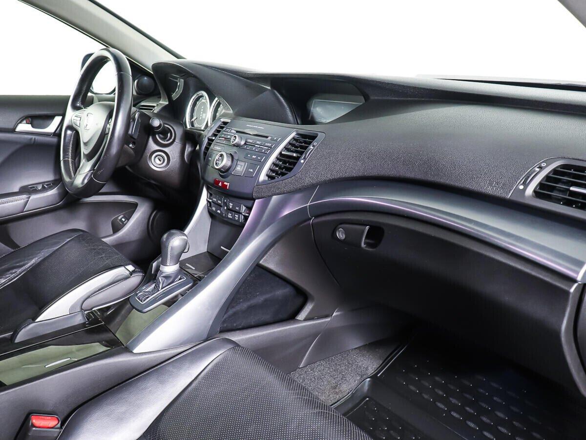 Honda Accord 2012, черный