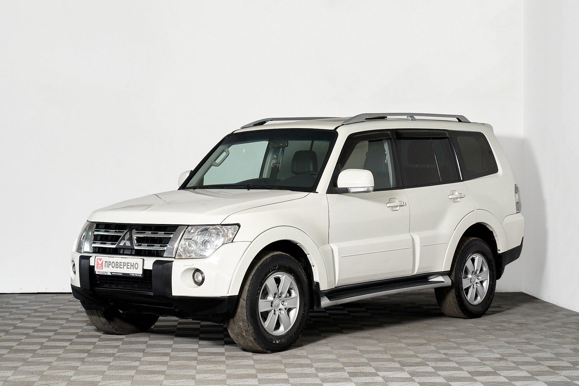 Mitsubishi Pajero 2008, белый