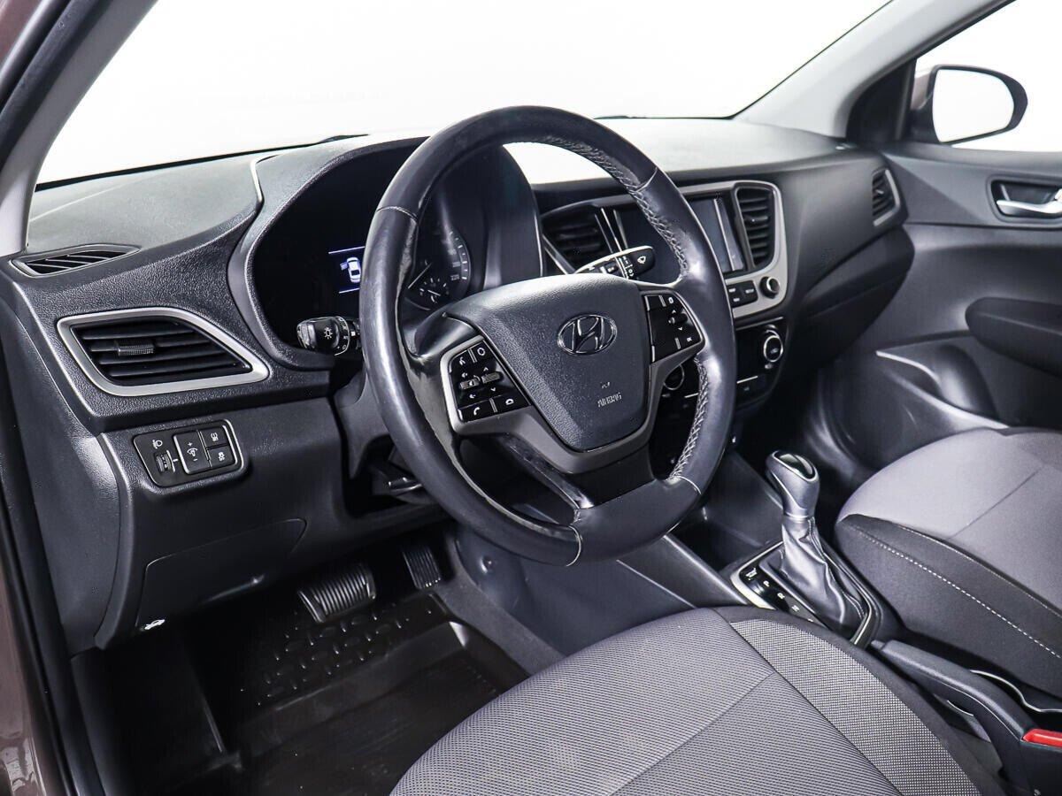 Hyundai Solaris 2019, серый