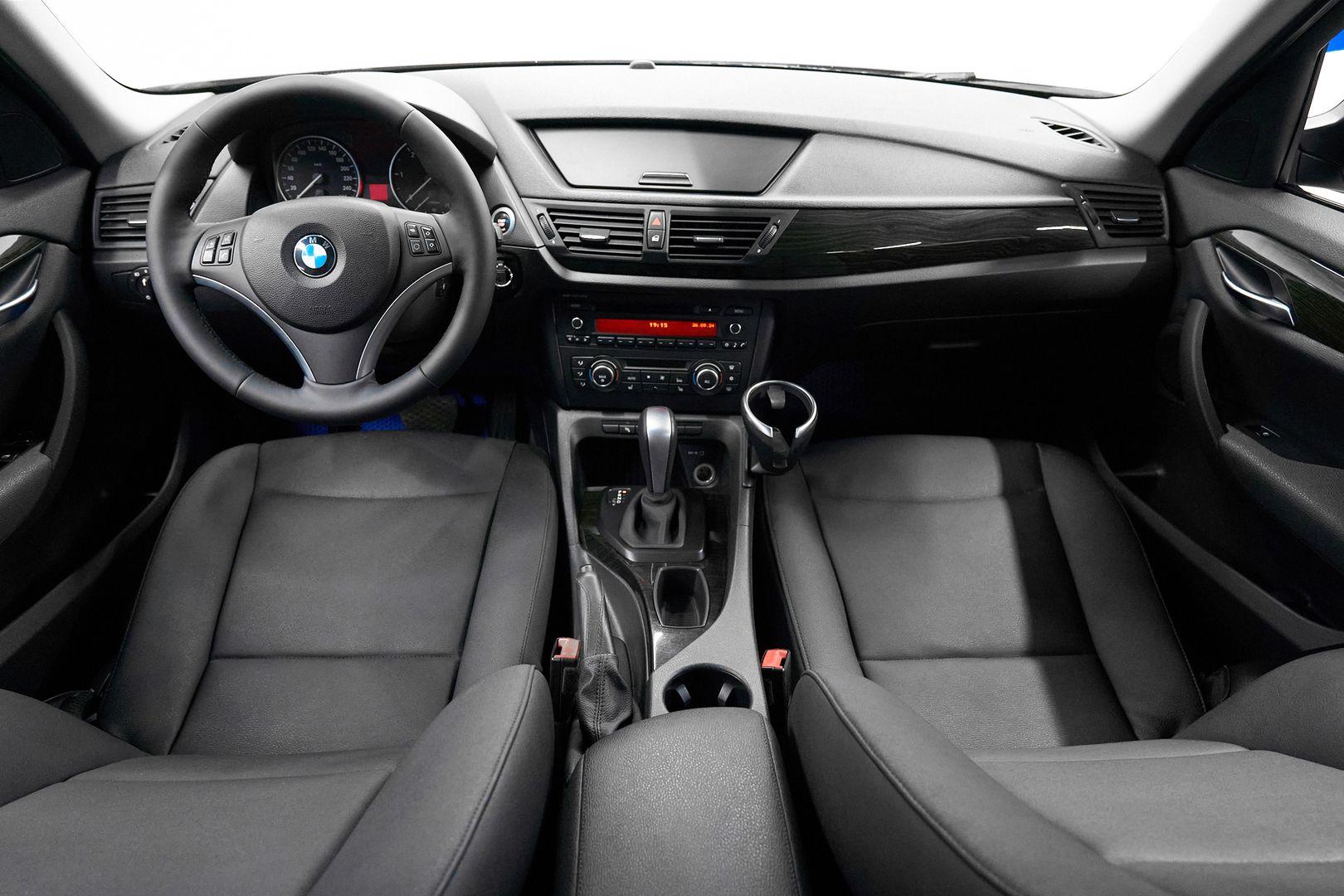 BMW X1 2010, серый
