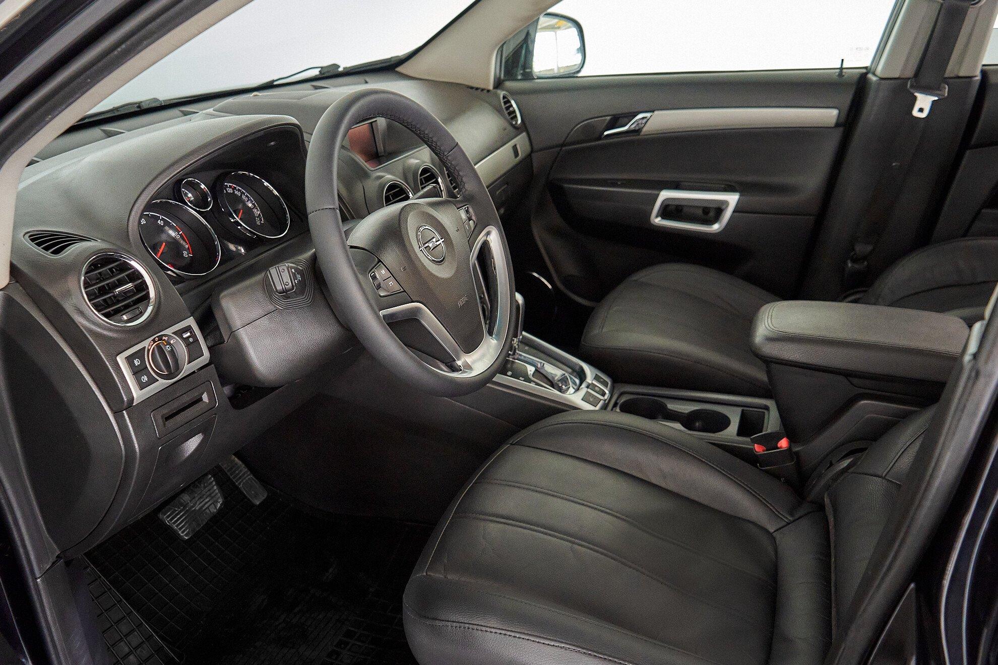 Opel Antara 2013, черный