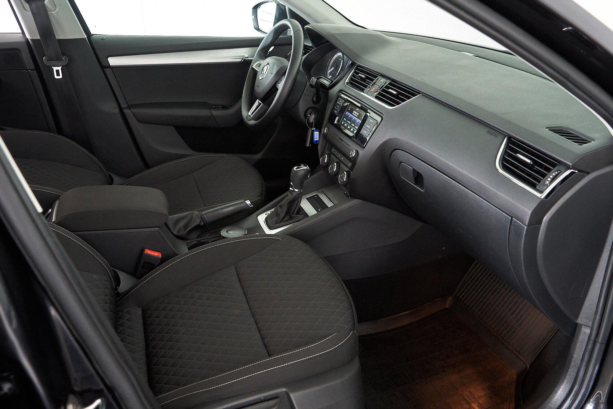 Skoda Octavia 2016, черный
