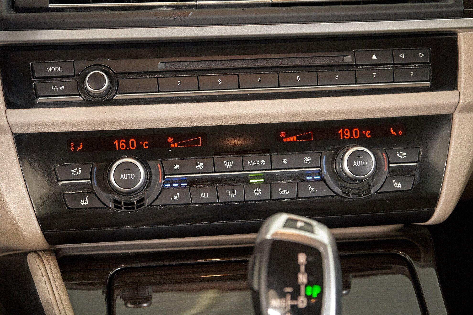 BMW 5 серии 2011, черный