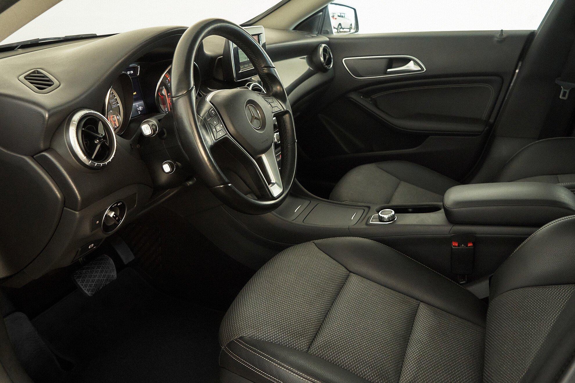 Mercedes-Benz CLA 2013, серый