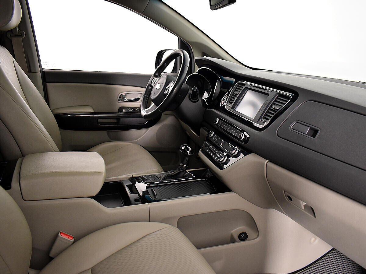 Kia Carnival 2016, черный