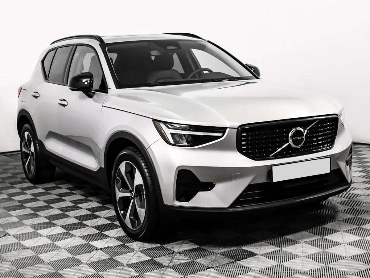 Volvo XC40 2023, серый