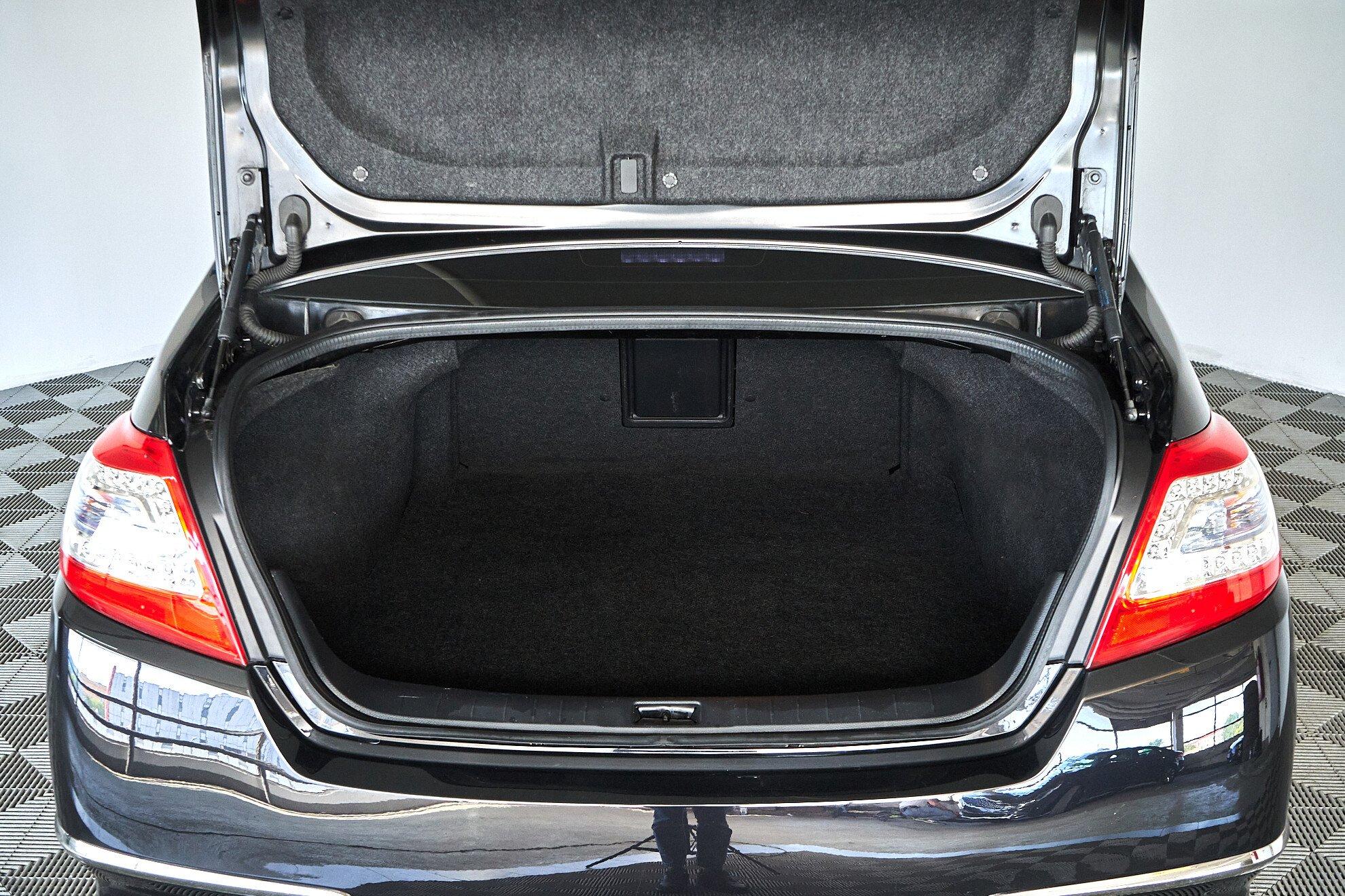 Nissan Teana 2011, черный