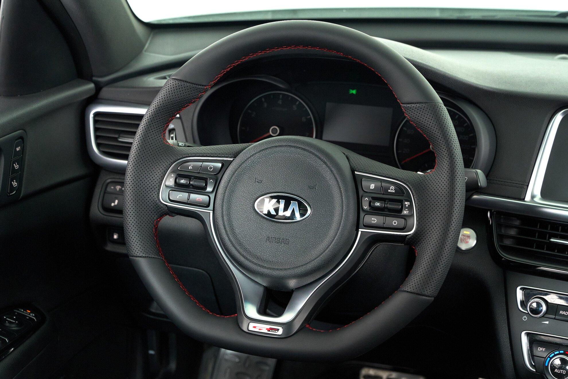 Kia Optima 2017, белый