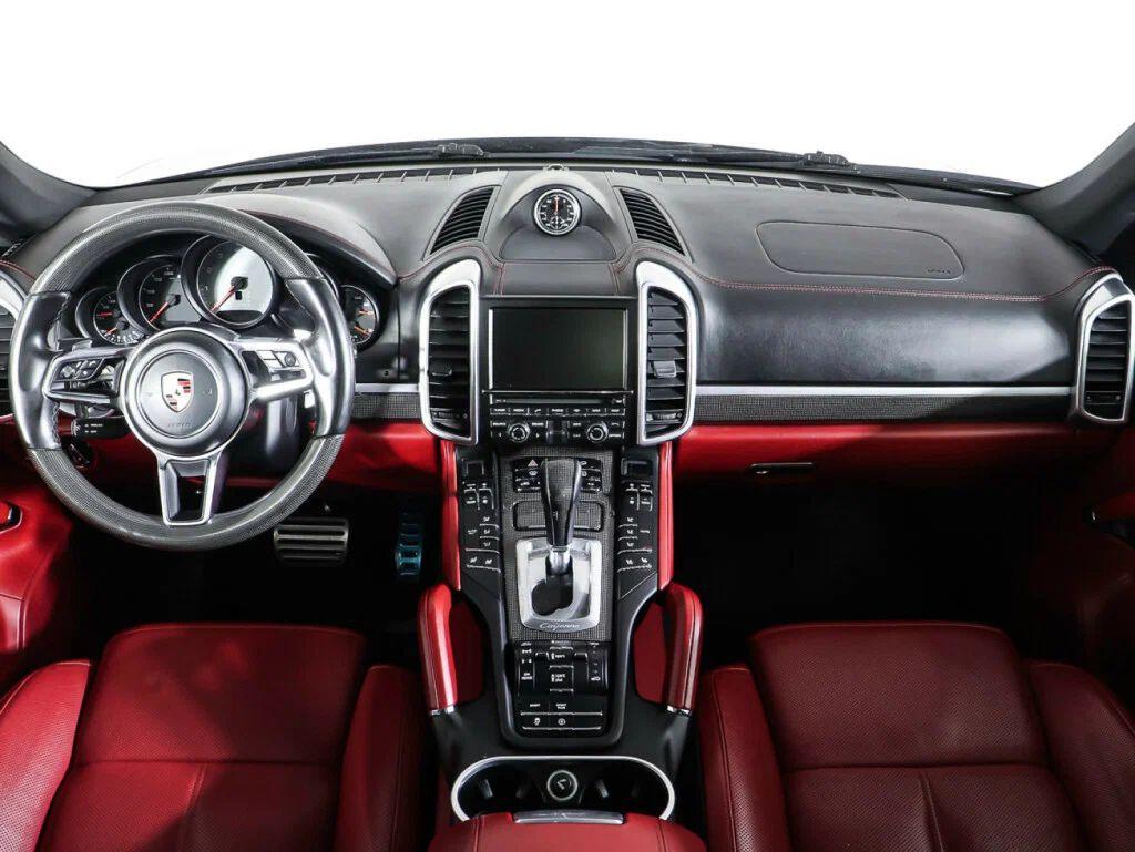 Porsche Cayenne 2018, черный