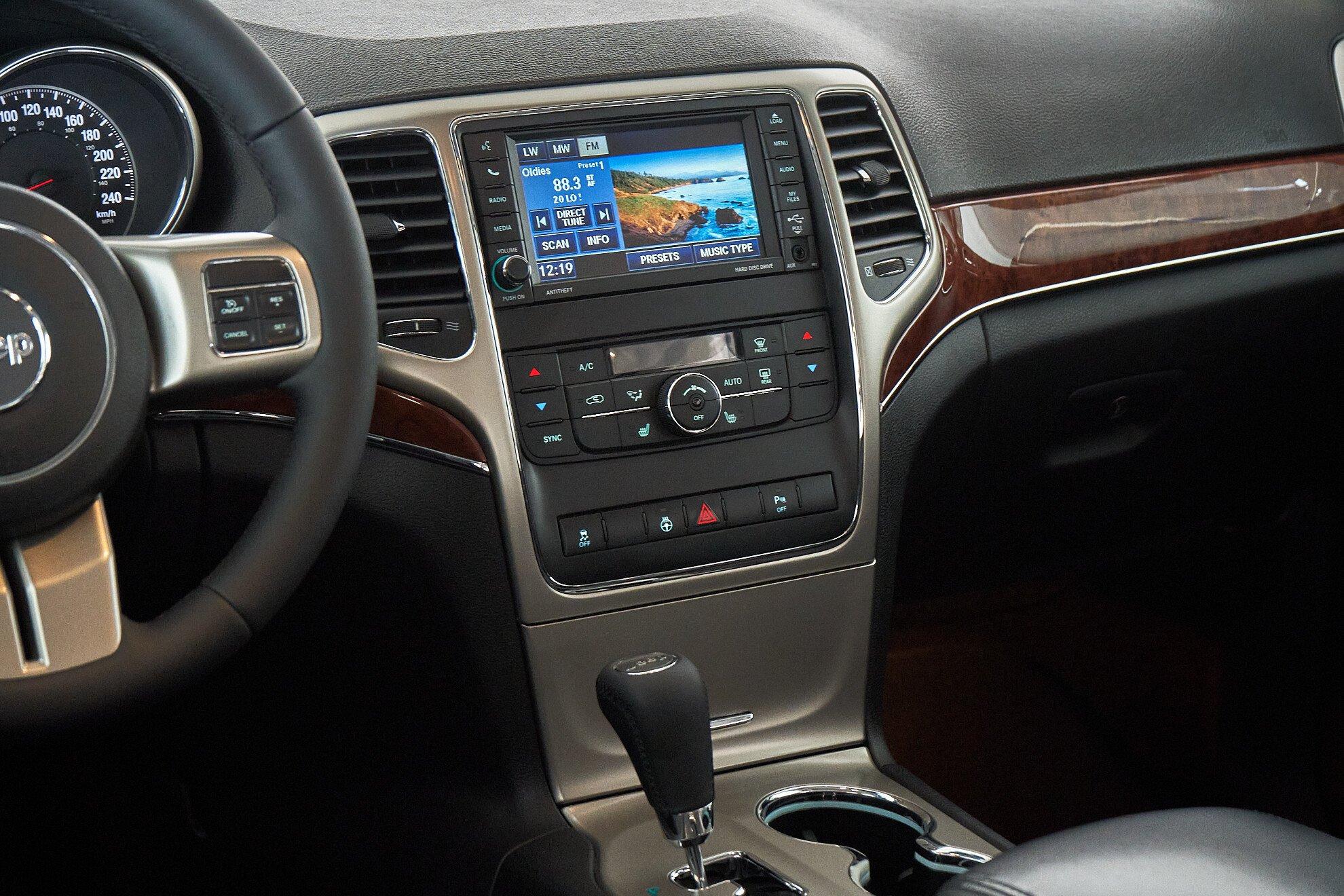 Jeep Grand Cherokee 2012, черный