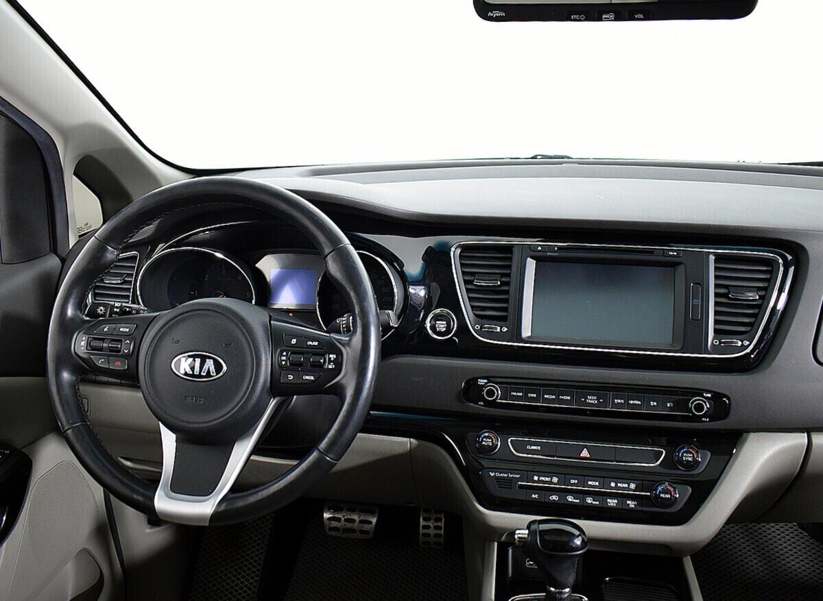 Kia Carnival 2016, черный