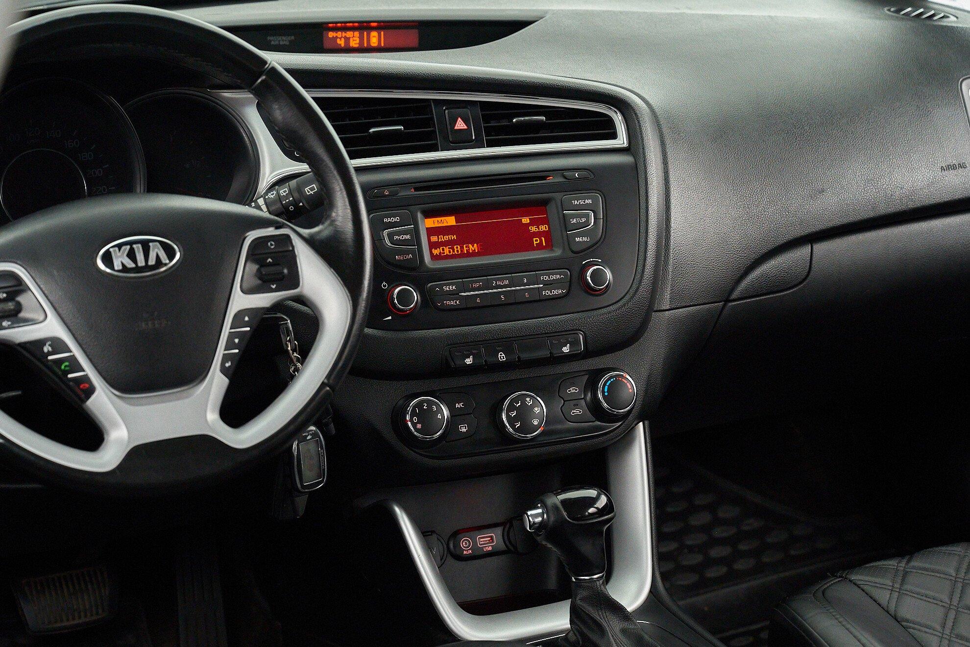 Kia Ceed 2018, белый