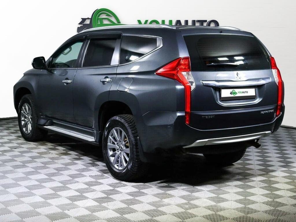 Mitsubishi Pajero Sport 2019, серый