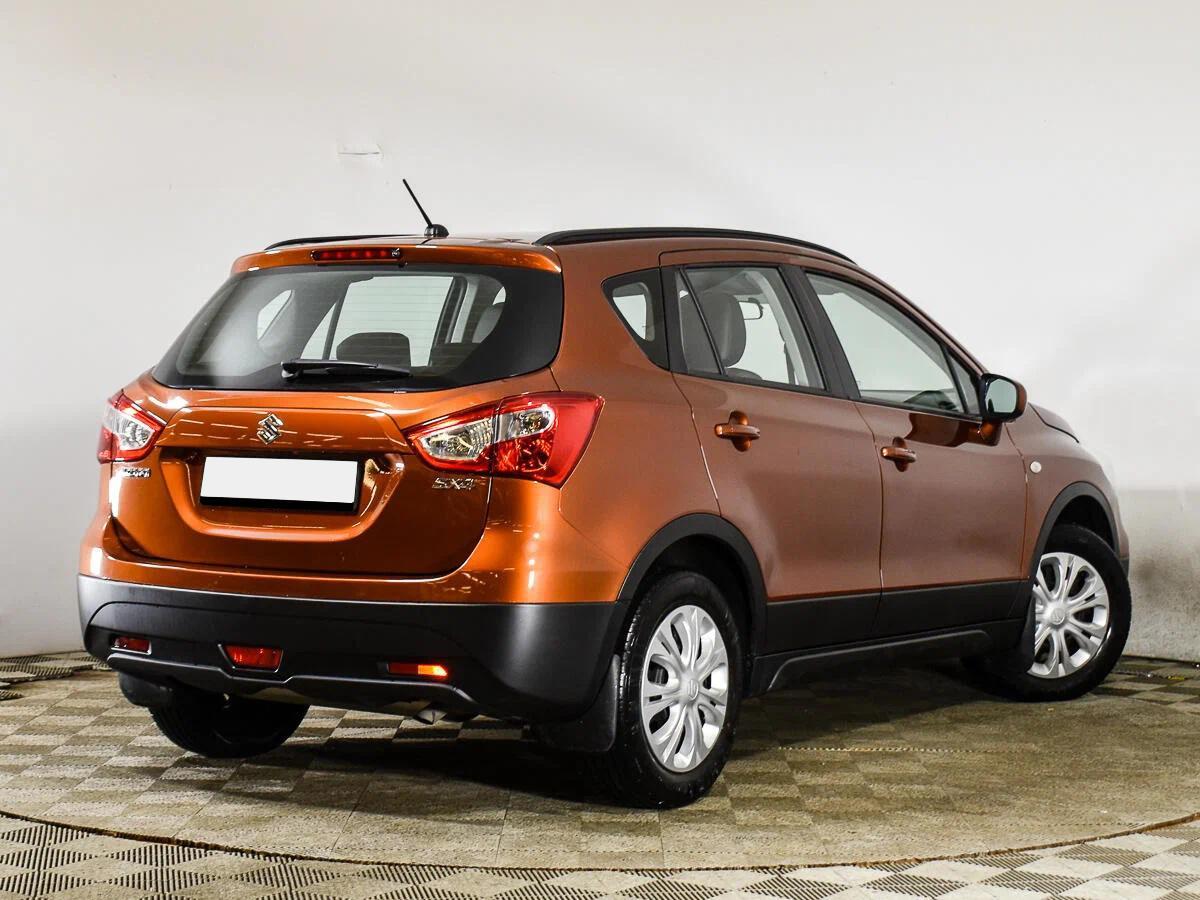 Suzuki SX4 2021, оранжевый