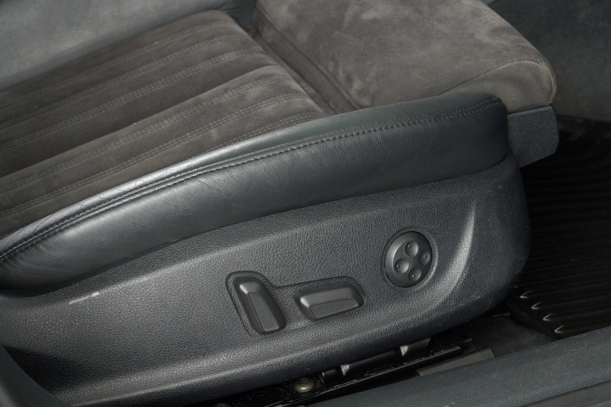Audi A6 2011, белый