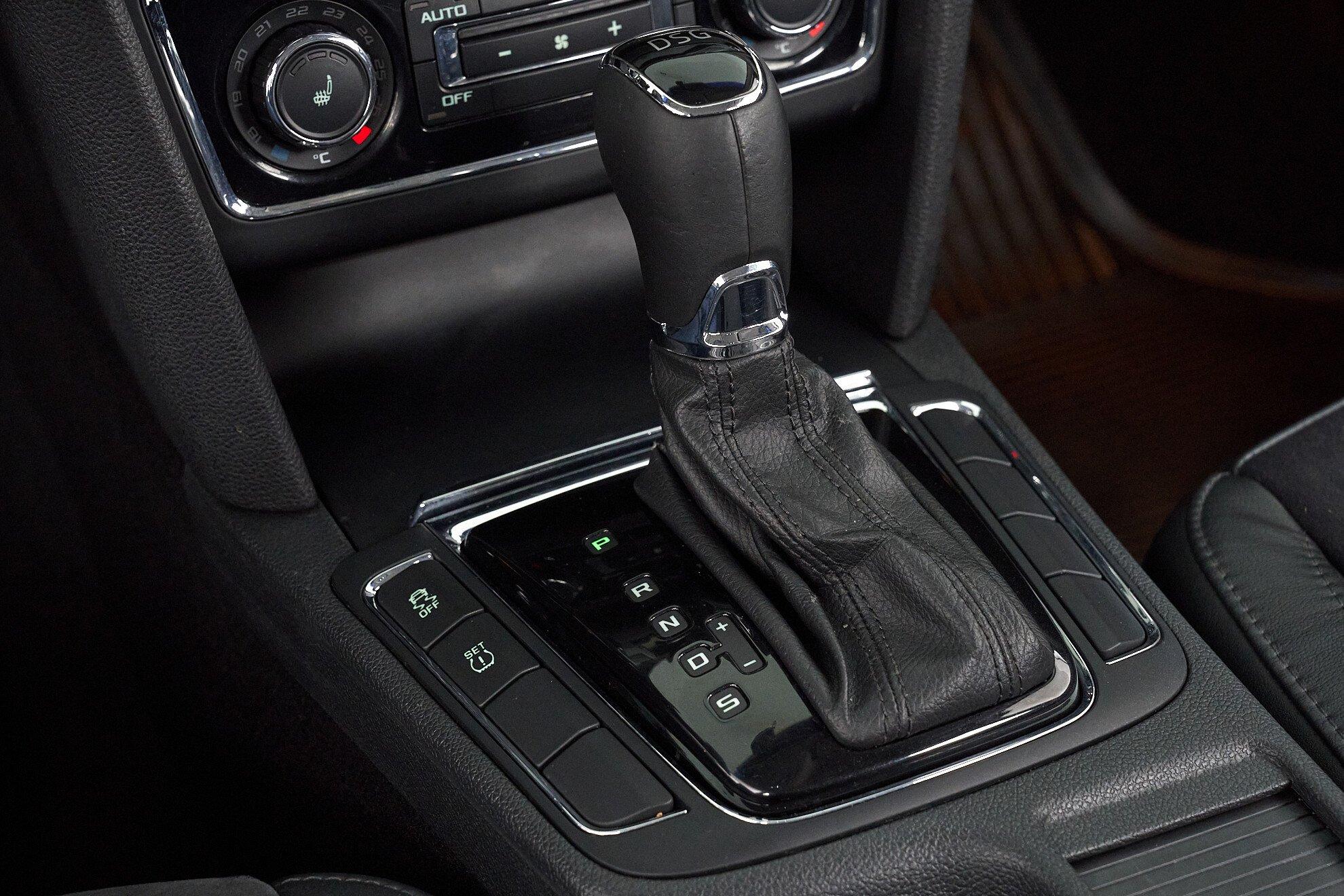 Skoda Superb 2013, серебряный