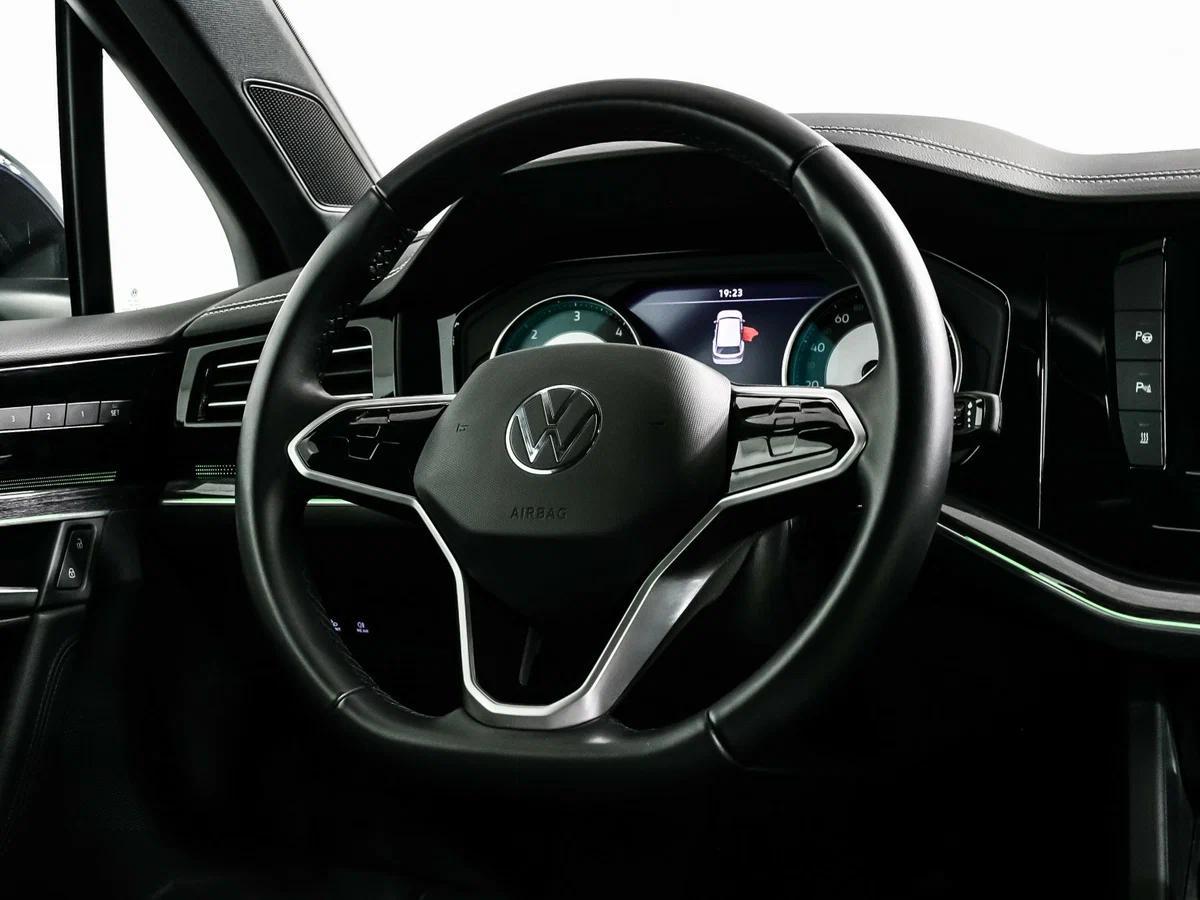 Volkswagen Touareg 2023, черный