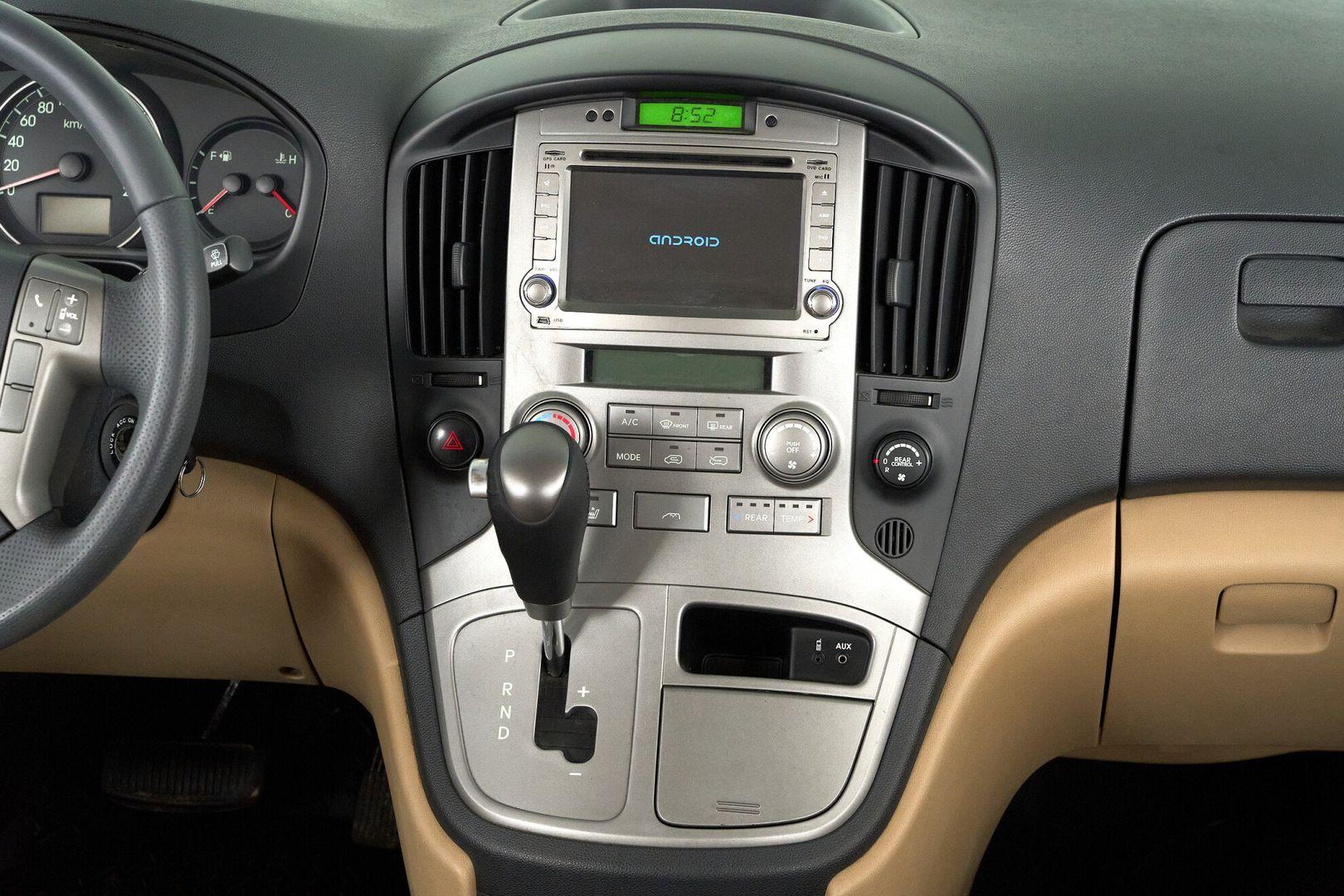 Hyundai Grand Starex 2012, черный