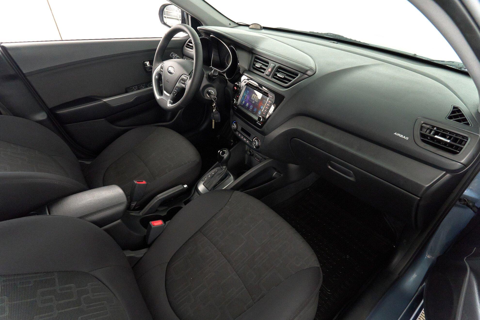 Kia Rio 2015, голубой