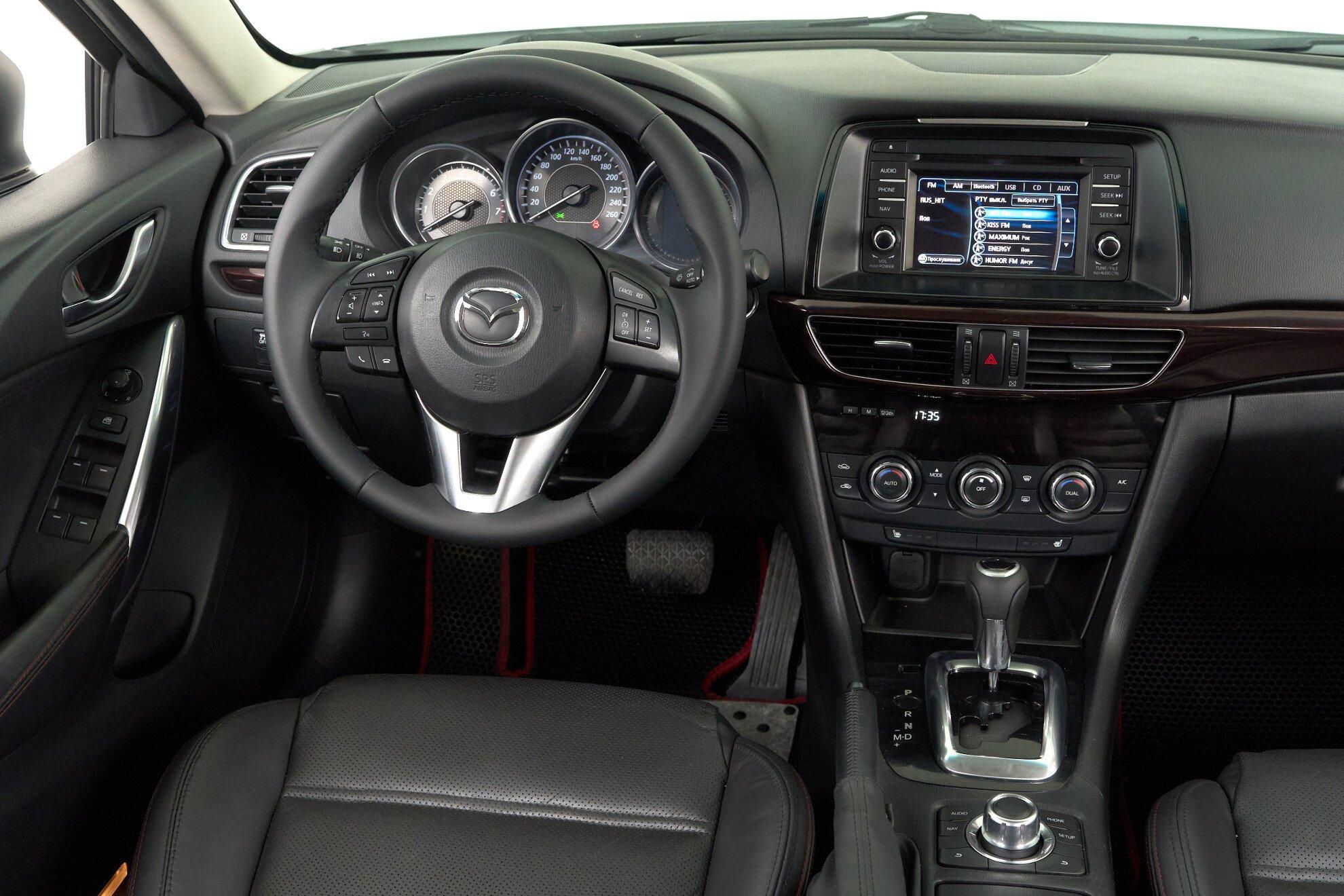 Mazda 6 2013, белый