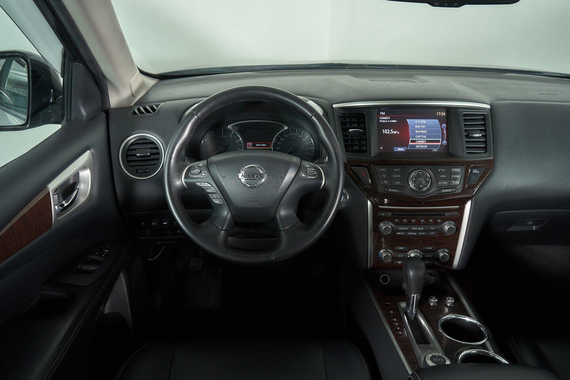 Nissan Pathfinder 2014, серый