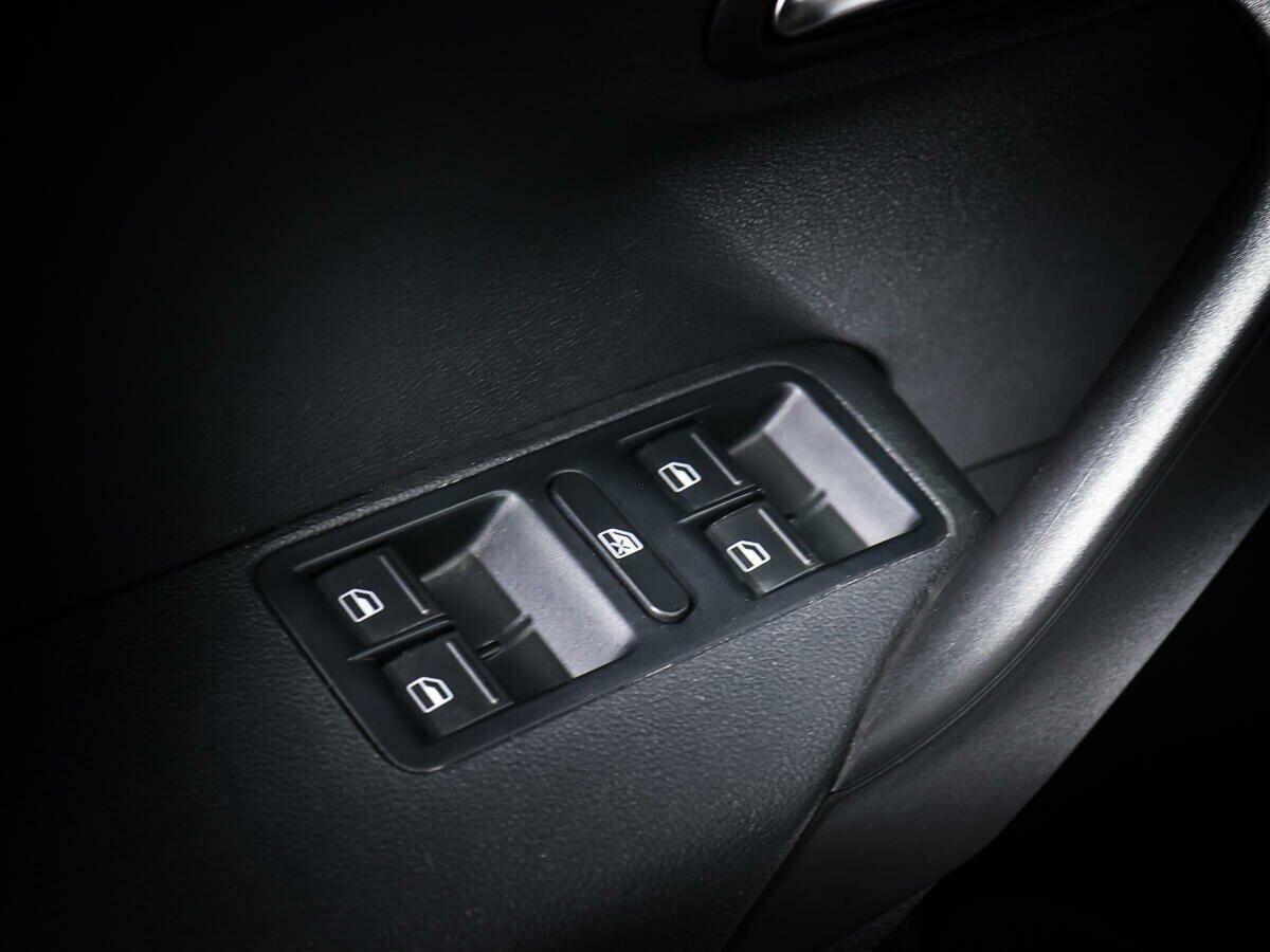 Volkswagen Polo 2019, серебряный