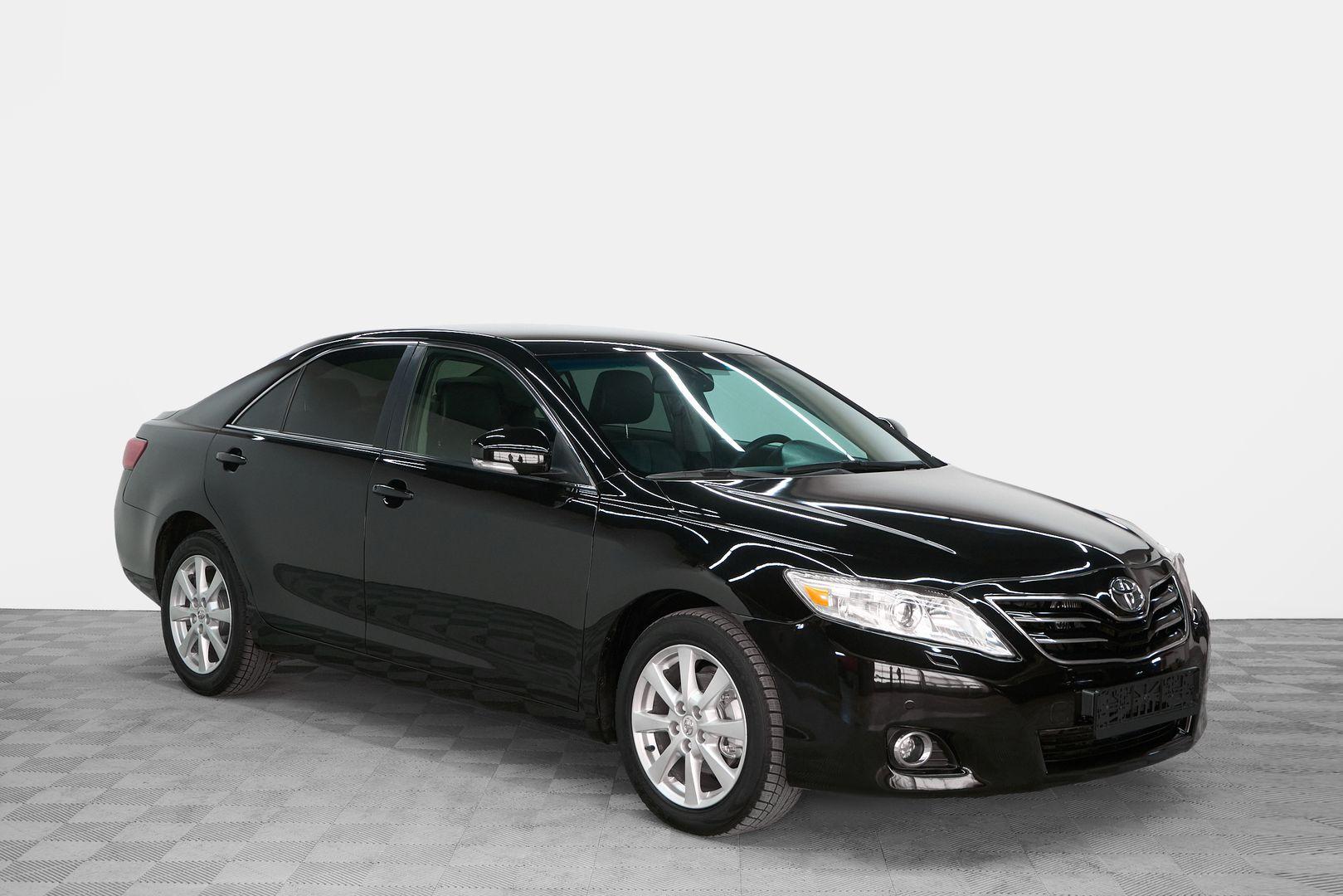 Toyota Camry 2011, черный