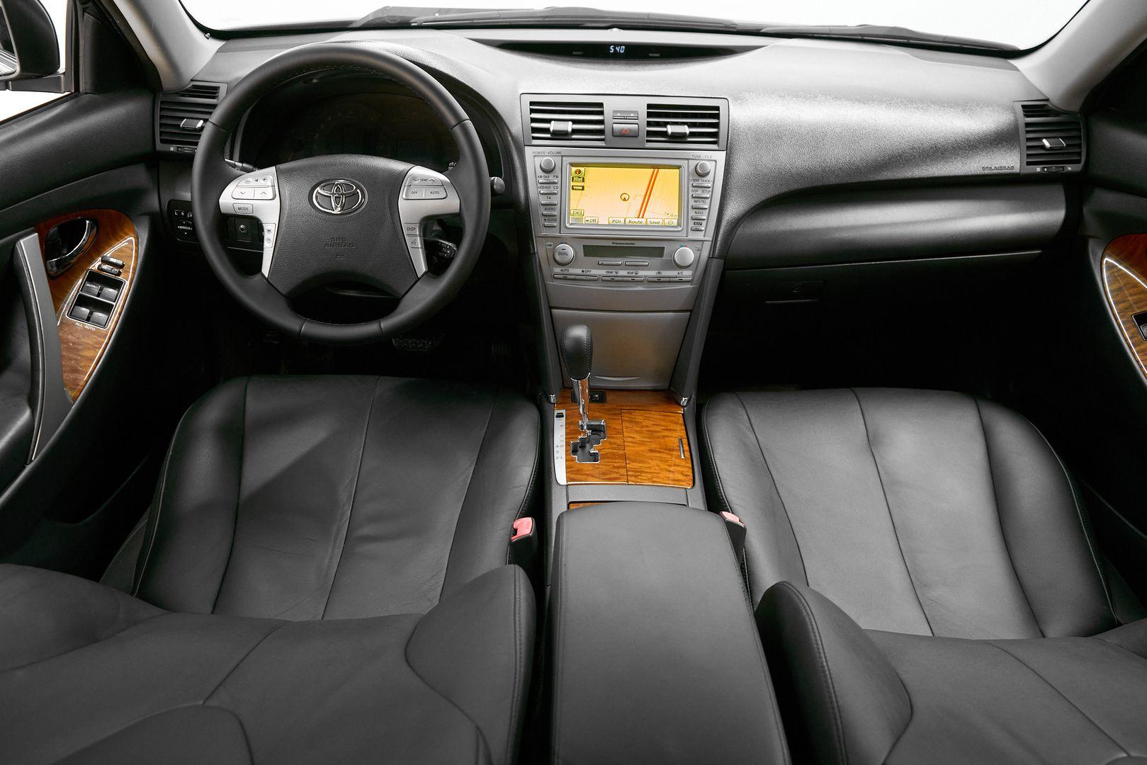 Toyota Camry 2011, черный
